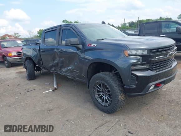 ✅ 2022 Chevrolet Silverado 1500 LT Trail Boss • VIN: 1GCPYFED8NZ149555 • Lot: 42168228. Wystawiony na IAAI z przebiegiem 59 653 mil. Bezpłatny archiwum sprzedaży aukcyjnych z USA i szczegółowy raport historii pojazdu na DreamBid. Zdjęcie 1.
