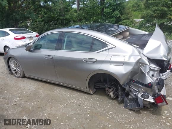 ✅ 2021 Lexus ES 350 Ultra Luxury • VIN: 58AFZ1B13MU108112 • Лот: 42550527. Опубликован ранее на IAAI с пробегом 31 033 миль. Бесплатный доступ к архиву аукционных продаж из США и подробный отчёт об истории автомобиля на DreamBid. Изображение 14.