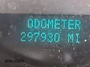 ✅ 2007 Chevrolet Silverado 1500 Work Truck • VIN: 1GCEC14C37E519953 • Lot: 43124498. Wystawiony na IAAI z przebiegiem 297 930 mil. Bezpłatny archiwum sprzedaży aukcyjnych z USA i szczegółowy raport historii pojazdu na DreamBid. Zdjęcie 16.