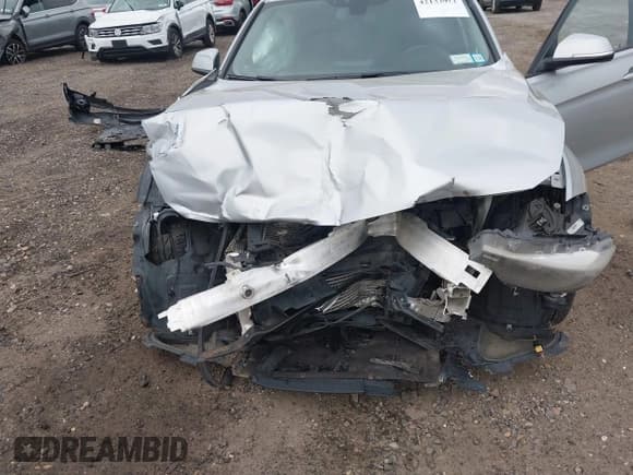 ✅ 2015 BMW 3 Series 320i xDrive • VIN: WBA3C3G55FNS73435 • Lot: 42133912. Wystawiony na IAAI z przebiegiem 111 663 mil. Bezpłatny archiwum sprzedaży aukcyjnych z USA i szczegółowy raport historii pojazdu na DreamBid. Zdjęcie 6.