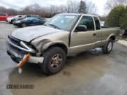✅ 2003 Chevrolet S-10 LS • VIN: 1GCDT19X238168971 • Лот: 83415254. Опубликован ранее на Copart с пробегом 138 443 миль. Бесплатный доступ к архиву аукционных продаж из США и подробный отчёт об истории автомобиля на DreamBid. Изображение 1.