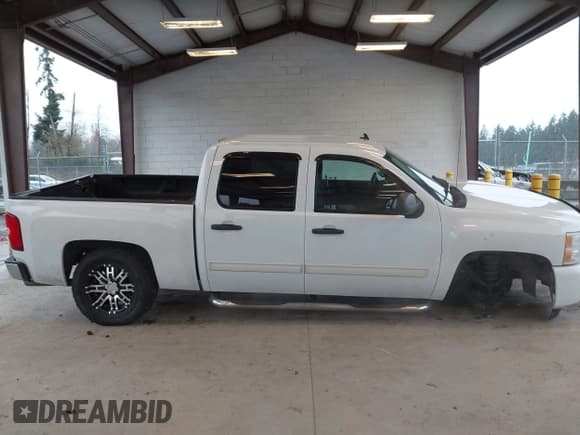 ✅ 2009 Chevrolet Silverado 1500 • VIN: 2GCFK135091126412 • Lot: 43780738. Wystawiony na IAAI z przebiegiem 136 801 mil. Bezpłatny archiwum sprzedaży aukcyjnych z USA i szczegółowy raport historii pojazdu na DreamBid. Zdjęcie 14.