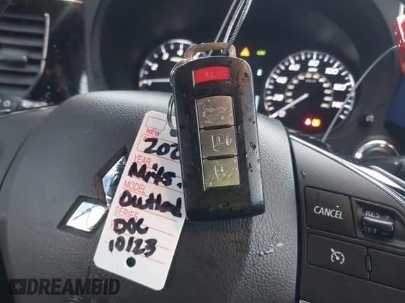 ✅ 2020 Mitsubishi Outlander SE • VIN: JA4AD3A3XLZ030751 • Lot: 43537766. Listed on IAAI with 126,866 mi. Free auction sales archive from the USA and detailed vehicle history report at DreamBid. Image 11.