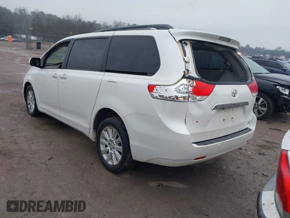 ✅ 2011 Toyota Sienna XLE • VIN: 5TDDK3DC8BS010051 • Lot: 41405424. Listed on IAAI with 293,348 mi. Free auction sales archive from the USA and detailed vehicle history report at DreamBid. Image 3.