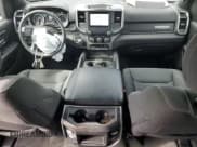✅ 2024 Ram 1500 Big Horn • VIN: 1C6RRFFG5RN216583 • Лот: 85302545. Опубликован ранее на Copart с пробегом 12 548 миль. Бесплатный доступ к архиву аукционных продаж из США и подробный отчёт об истории автомобиля на DreamBid. Изображение 8.
