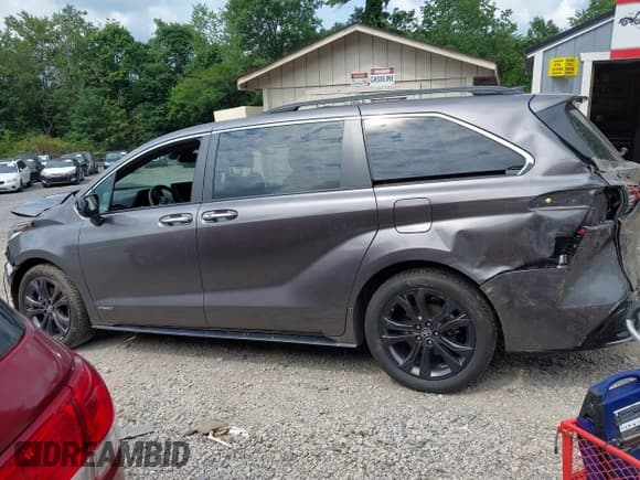 ✅ 2021 Toyota Sienna XSE • VIN: 5TDXRKEC7MS065630 • Лот: 42860143. Опубликован ранее на IAAI с пробегом 38 089 миль. Бесплатный доступ к архиву аукционных продаж из США и подробный отчёт об истории автомобиля на DreamBid. Изображение 15.