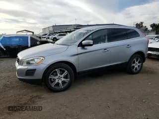 ✅ 2013 Volvo XC60 T6 • VIN: YV4902DZ8D2444391 • Lot: 92319895. Wystawiony na Copart z przebiegiem 106 977 mil. Bezpłatny archiwum sprzedaży aukcyjnych z USA i szczegółowy raport historii pojazdu na DreamBid. Zdjęcie 1.