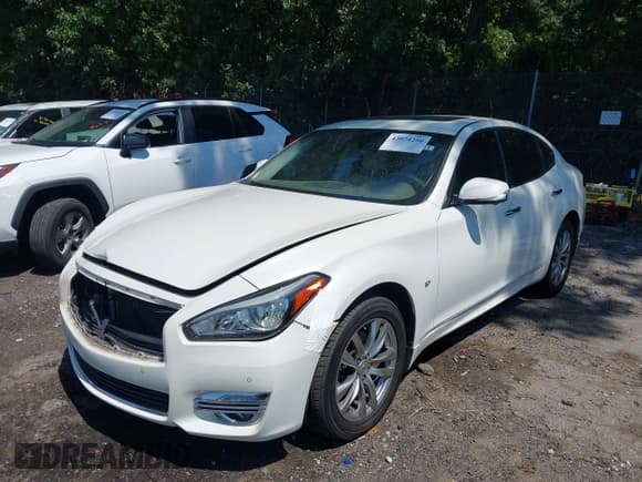 ✅ 2016 Infiniti Q70 • VIN: JN1BY1AR0GM270680 • Lot: 43074250. Wystawiony na IAAI z przebiegiem 152 231 mil. Bezpłatny archiwum sprzedaży aukcyjnych z USA i szczegółowy raport historii pojazdu na DreamBid. Zdjęcie 17.