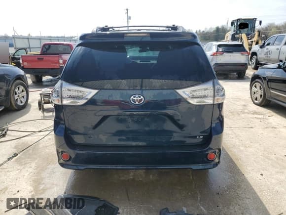 ✅ 2012 Toyota Sienna SE • VIN: 5TDXK3DC8CS214637 • Лот: 51496865. Опубликован ранее на Copart с пробегом 141 913 миль. Бесплатный доступ к архиву аукционных продаж из США и подробный отчёт об истории автомобиля на DreamBid. Изображение 6.