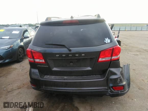 ✅ 2019 Dodge Journey SE • VIN: 3C4PDCBB9KT804421 • Lot: 43315748. Wystawiony na IAAI z przebiegiem Nie podano. Bezpłatny archiwum sprzedaży aukcyjnych z USA i szczegółowy raport historii pojazdu na DreamBid. Zdjęcie 16.