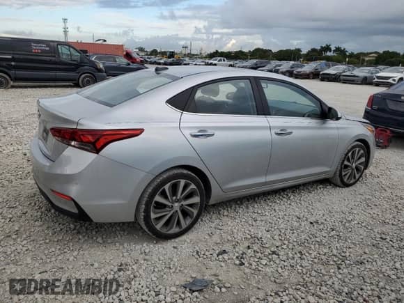 2020 Hyundai Accent Limited z VIN 3KPC34A69LE097998, wystawiony jako Copart lot #74094674 z przebiegiem 26 412 mil mil oraz Szkoda całkowita • Salvage title. Historia ofert i sprzedaży dostępna na DreamBid. Obrazek 3.