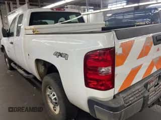 2011 Chevrolet Silverado 2500HD Work Truck z VIN 1GC2KVCG3BZ301045, wystawiony jako IAAI lot #43389434 z przebiegiem 234 452 mil mil oraz . Historia ofert i sprzedaży dostępna na DreamBid. Obrazek 1.