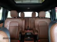 ✅ 2023 Lincoln Aviator Reserve • VIN: 5LM5J7WC9PGL19520 • Лот: 65470845. Опубликован ранее на Copart с пробегом 34 943 миль. Бесплатный доступ к архиву аукционных продаж из США и подробный отчёт об истории автомобиля на DreamBid. Изображение 10.