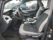 ✅ 2020 Chevrolet Bolt EV LT • VIN: 1G1FW6S02L4125242 • Lot: 53068335. Wystawiony na Copart z przebiegiem 22 255 mil. Bezpłatny archiwum sprzedaży aukcyjnych z USA i szczegółowy raport historii pojazdu na DreamBid. Zdjęcie 7.