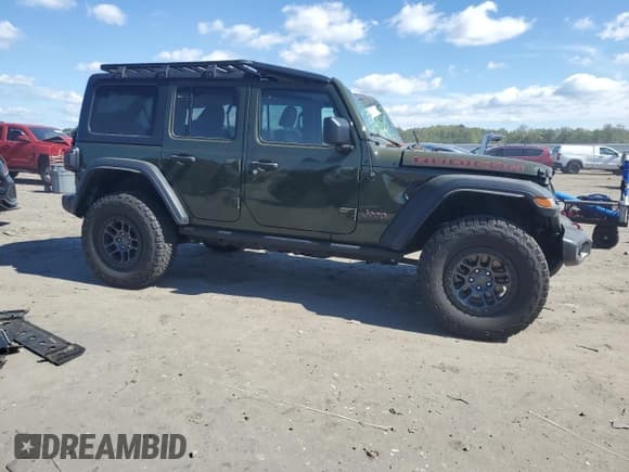 ✅ 2022 Jeep Wrangler Unlimited Rubicon • VIN: 1C4JJXFG6NW171967 • Lot: 84758785. Wystawiony na Copart z przebiegiem 47 115 mil. Bezpłatny archiwum sprzedaży aukcyjnych z USA i szczegółowy raport historii pojazdu na DreamBid. Zdjęcie 4.