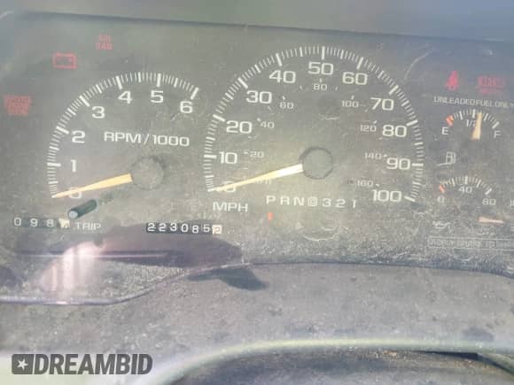 1998 Chevrolet Silverado 1500 z VIN 1GCEC19R1WE151719, wystawiony jako IAAI lot #43299414 z przebiegiem 223 085 mil mil oraz . Historia ofert i sprzedaży dostępna na DreamBid. Obrazek 7.