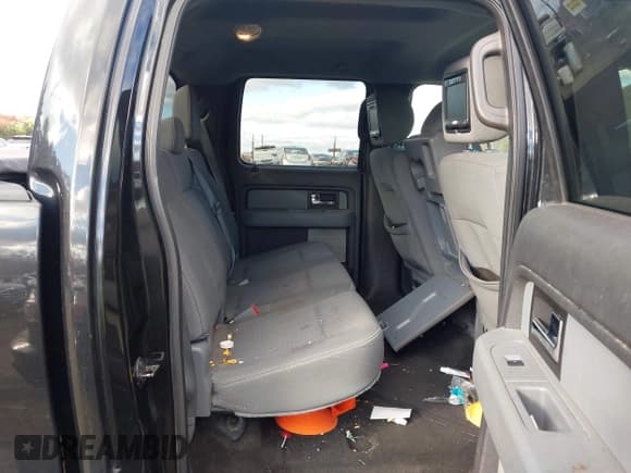 ✅ 2014 Ford F-150 Platinum • VIN: 1FTFW1ET5EFA52990 • Lot: 43692274. Wystawiony na IAAI z przebiegiem 115 718 mil. Bezpłatny archiwum sprzedaży aukcyjnych z USA i szczegółowy raport historii pojazdu na DreamBid. Zdjęcie 8.