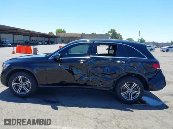 ✅ 2020 Mercedes-Benz GLC 300 • VIN: W1N0G8DBXLV256300 • Lot: 42888912. Wystawiony na IAAI z przebiegiem 76 897 mil. Bezpłatny archiwum sprzedaży aukcyjnych z USA i szczegółowy raport historii pojazdu na DreamBid. Zdjęcie 14.