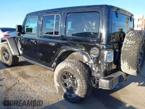 ✅ 2024 Jeep Wrangler Willys • VIN: 1C4RJXN6XRW215633 • Лот: 41861641. Опубликован ранее на IAAI с пробегом 3 927 миль. Бесплатный доступ к архиву аукционных продаж из США и подробный отчёт об истории автомобиля на DreamBid. Изображение 3.