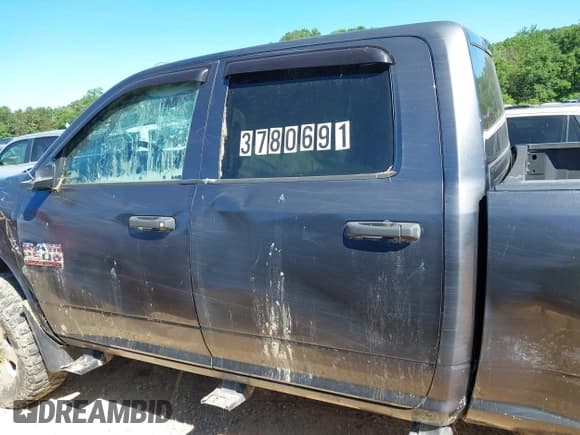 ✅ 2018 Ram 2500 Tradesman • VIN: 3C6UR5CLXJG317119 • Lot: 42318723. Listed on IAAI with Not provided. Free auction sales archive from the USA and detailed vehicle history report at DreamBid. Image 14.