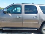 ✅ 2011 Chevrolet Suburban LT • VIN: 1GNSCJE03BR396610 • Lot: 42348029. Listed on IAAI with 249,280 mi. Free auction sales archive from the USA and detailed vehicle history report at DreamBid. Image 14.