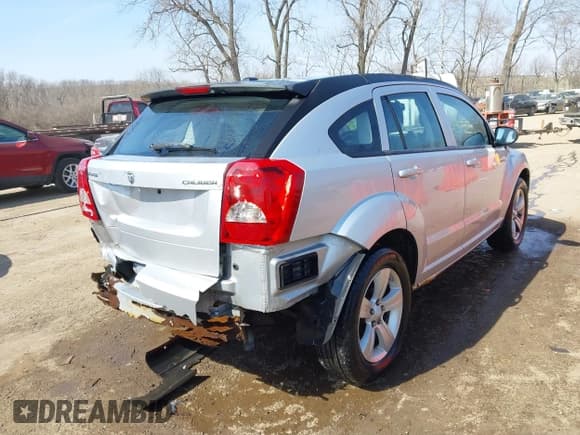 ✅ 2010 Dodge Caliber Mainstreet • VIN: 1B3CB3HA0AD615200 • Лот: 41745647. Опубликован ранее на IAAI с пробегом 130 781 миль. Бесплатный доступ к архиву аукционных продаж из США и подробный отчёт об истории автомобиля на DreamBid. Изображение 4.