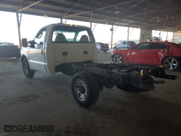 ✅ 2005 Ford F-250 • VIN: 1FDNF20545EC51928 • Lot: 71401044. Wystawiony na Copart z przebiegiem 409 115 mil. Bezpłatny archiwum sprzedaży aukcyjnych z USA i szczegółowy raport historii pojazdu na DreamBid. Zdjęcie 2.