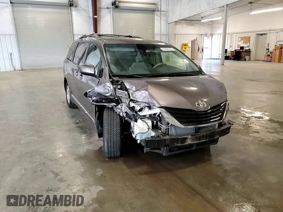 ✅ 2012 Toyota Sienna LE AAS • VIN: 5TDKK3DC8CS256316 • Lot: 66836725. Listed on Copart with 238,189 mi. Free auction sales archive from the USA and detailed vehicle history report at DreamBid. Image 15.