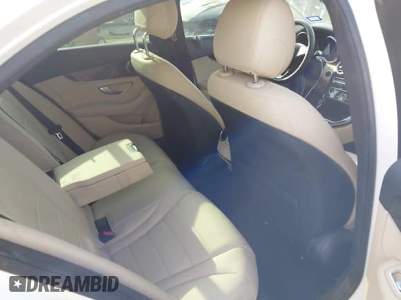 ✅ 2018 Mercedes-Benz C 300 • VIN: 55SWF4JB0JU263607 • Lot: 42265689. Wystawiony na IAAI z przebiegiem 136 449 mil. Bezpłatny archiwum sprzedaży aukcyjnych z USA i szczegółowy raport historii pojazdu na DreamBid. Zdjęcie 8.