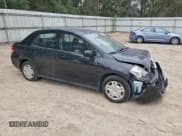 ✅ 2011 Nissan Versa S • VIN: 3N1BC1AP2BL423429 • Лот: 94353365. Опубликован ранее на Copart с пробегом 56 880 миль. Бесплатный доступ к архиву аукционных продаж из США и подробный отчёт об истории автомобиля на DreamBid. Изображение 4.