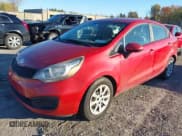 ✅ 2014 Kia Rio LX • VIN: KNADM4A37E6356596 • Лот: 43575685. Опубликован ранее на IAAI с пробегом 135 678 миль. Бесплатный доступ к архиву аукционных продаж из США и подробный отчёт об истории автомобиля на DreamBid. Изображение 2.