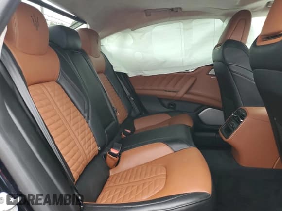 ✅ 2019 Maserati Quattroporte S Q4 GranLusso • VIN: ZAM56YRL2K1324351 • Лот: 57303994. Опубликован ранее на Copart с пробегом Не указан. Бесплатный доступ к архиву аукционных продаж из США и подробный отчёт об истории автомобиля на DreamBid. Изображение 10.