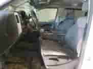 2015 Chevrolet Silverado 2500HD LT z VIN 1GC1KVEG2FF576552, wystawiony jako Copart lot #84027335 z przebiegiem 203 662 mil mil oraz Szkoda całkowita • Salvage title. Historia ofert i sprzedaży dostępna na DreamBid. Obrazek 7.