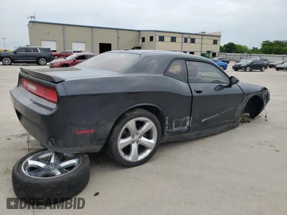 ✅ 2013 Dodge Challenger R/T Plus • VIN: 2C3CDYBT6DH729097 • Lot: 52572444. Wystawiony na Copart z przebiegiem 156 221 mil. Bezpłatny archiwum sprzedaży aukcyjnych z USA i szczegółowy raport historii pojazdu na DreamBid. Zdjęcie 3.