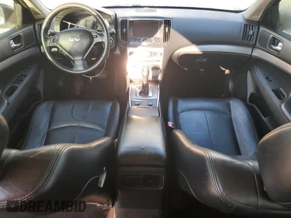 ✅ 2015 Infiniti Q40 • VIN: JN1CV6AP9FM580043 • Lot: 90896415. Wystawiony na Copart z przebiegiem Nie podano. Bezpłatny archiwum sprzedaży aukcyjnych z USA i szczegółowy raport historii pojazdu na DreamBid. Zdjęcie 8.