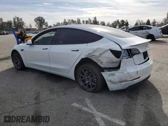 ✅ 2023 Tesla Model 3 • VIN: 5YJ3E1EA2PF429917 • Lot: 49080985. Wystawiony na Copart z przebiegiem 21 400 mil. Bezpłatny archiwum sprzedaży aukcyjnych z USA i szczegółowy raport historii pojazdu na DreamBid. Zdjęcie 2.