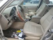 ✅ 1998 Mercedes-Benz C 230/260/280/320 • VIN: WDBHA23G3WA613719 • Lot: 81571245. Wystawiony na Copart z przebiegiem 148 349 mil. Bezpłatny archiwum sprzedaży aukcyjnych z USA i szczegółowy raport historii pojazdu na DreamBid. Zdjęcie 7.