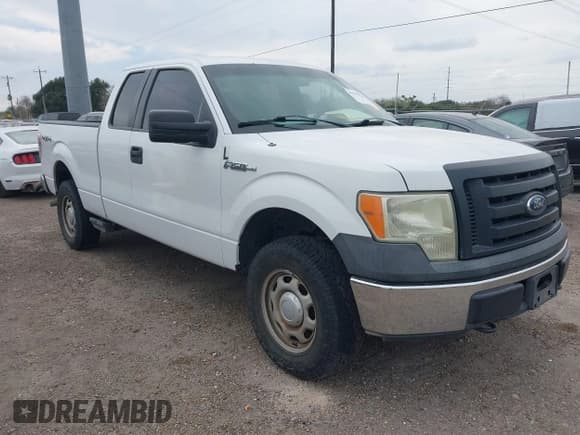 ✅ 2011 Ford F-150 XL • VIN: 1FTEX1EM6BKD47410 • Lot: 41575535. Listed on IAAI with 372,634 mi. Free auction sales archive from the USA and detailed vehicle history report at DreamBid. Image 1.