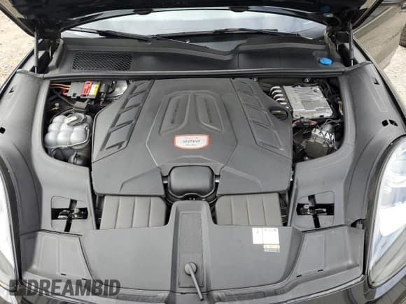 ✅ 2022 Porsche Cayenne Turbo • VIN: WP1AF2AY0NDA44064 • Lot: 71999314. Listed on Copart with 39,141 mi. Free auction sales archive from the USA and detailed vehicle history report at DreamBid. Image 14.