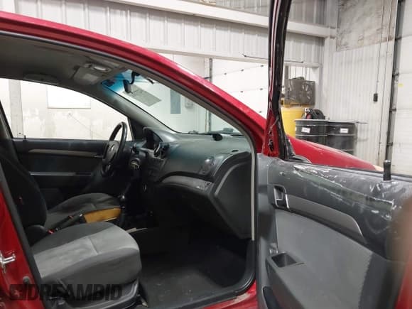 ✅ 2009 Chevrolet Aveo 1LT • VIN: KL1TD66E99B376874 • Lot: 42277168. Wystawiony na IAAI z przebiegiem 126 175 mil. Bezpłatny archiwum sprzedaży aukcyjnych z USA i szczegółowy raport historii pojazdu na DreamBid. Zdjęcie 5.