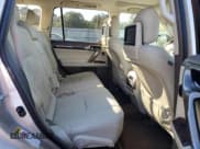 ✅ 2011 Lexus GX 460 Premium • VIN: JTJJM7FX9B5022393 • Lot: 92186635. Wystawiony na Copart z przebiegiem 135 842 mil. Bezpłatny archiwum sprzedaży aukcyjnych z USA i szczegółowy raport historii pojazdu na DreamBid. Zdjęcie 11.