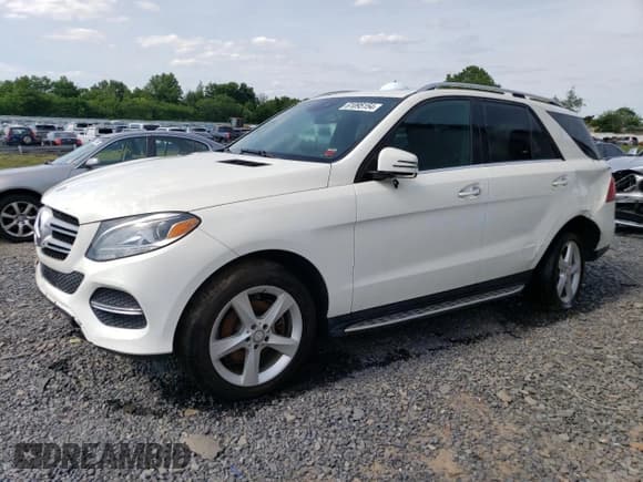 ✅ 2016 Mercedes-Benz GLE 350 • VIN: 4JGDA5HB2GA719767 • Лот: 61095154. Опубликован ранее на Copart с пробегом 70 539 миль. Бесплатный доступ к архиву аукционных продаж из США и подробный отчёт об истории автомобиля на DreamBid. Изображение 1.
