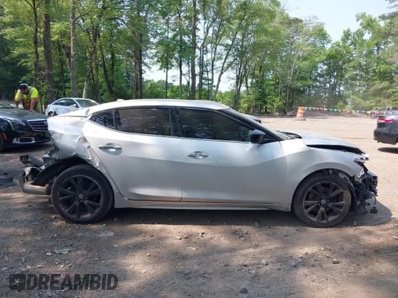 ✅ 2017 Nissan Maxima S • VIN: 1N4AA6AP8HC447319 • Lot: 42416897. Listed on IAAI with 99,544 mi. Free auction sales archive from the USA and detailed vehicle history report at DreamBid. Image 13.