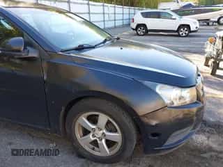 2012 Chevrolet Cruze 1LT z VIN 1G1PF5SC2C7387396, wystawiony jako IAAI lot #43401730 z przebiegiem 137 692 mil mil oraz . Historia ofert i sprzedaży dostępna na DreamBid. Obrazek 6.