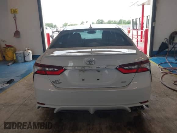 2022 Toyota Camry SE с VIN 4T1T11AK5NU059881, выставлен на аукционе IAAI как лот 42915288 с пробегом 100 000 миль миль и . История ставок и продаж доступна на DreamBid. Изображение 16.