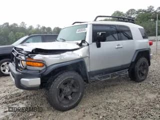✅ 2008 Toyota FJ Cruiser • VIN: JTEZU11FX8K005075 • Lot: 64838335. Listed on Copart with 142,999 mi. Free auction sales archive from the USA and detailed vehicle history report at DreamBid. Image 1.