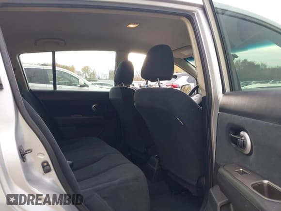 ✅ 2010 Nissan Versa SL • VIN: 3N1BC1CP1AL377393 • Lot: 43612914. Wystawiony na IAAI z przebiegiem 135 438 mil. Bezpłatny archiwum sprzedaży aukcyjnych z USA i szczegółowy raport historii pojazdu na DreamBid. Zdjęcie 8.