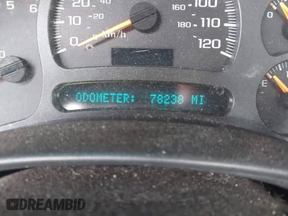 2003 Chevrolet Silverado 1500 Work Truck z VIN 1GCEK14V13E181533, wystawiony jako IAAI lot #43577970 z przebiegiem 78 238 mil mil oraz . Historia ofert i sprzedaży dostępna na DreamBid. Obrazek 7.