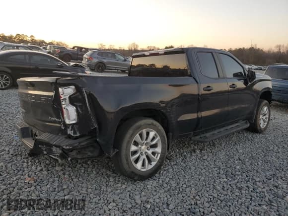 ✅ 2020 Chevrolet Silverado 1500 Custom • VIN: 1GCRWBEF4LZ259041 • Lot: 47388645. Wystawiony na Copart z przebiegiem 93 930 mil. Bezpłatny archiwum sprzedaży aukcyjnych z USA i szczegółowy raport historii pojazdu na DreamBid. Zdjęcie 3.