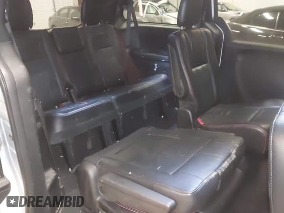 ✅ 2015 Dodge Grand Caravan R/T • VIN: 2C4RDGEG2FR641160 • Lot: 43766014. Listed on IAAI with 192,251 mi. Free auction sales archive from the USA and detailed vehicle history report at DreamBid. Image 8.